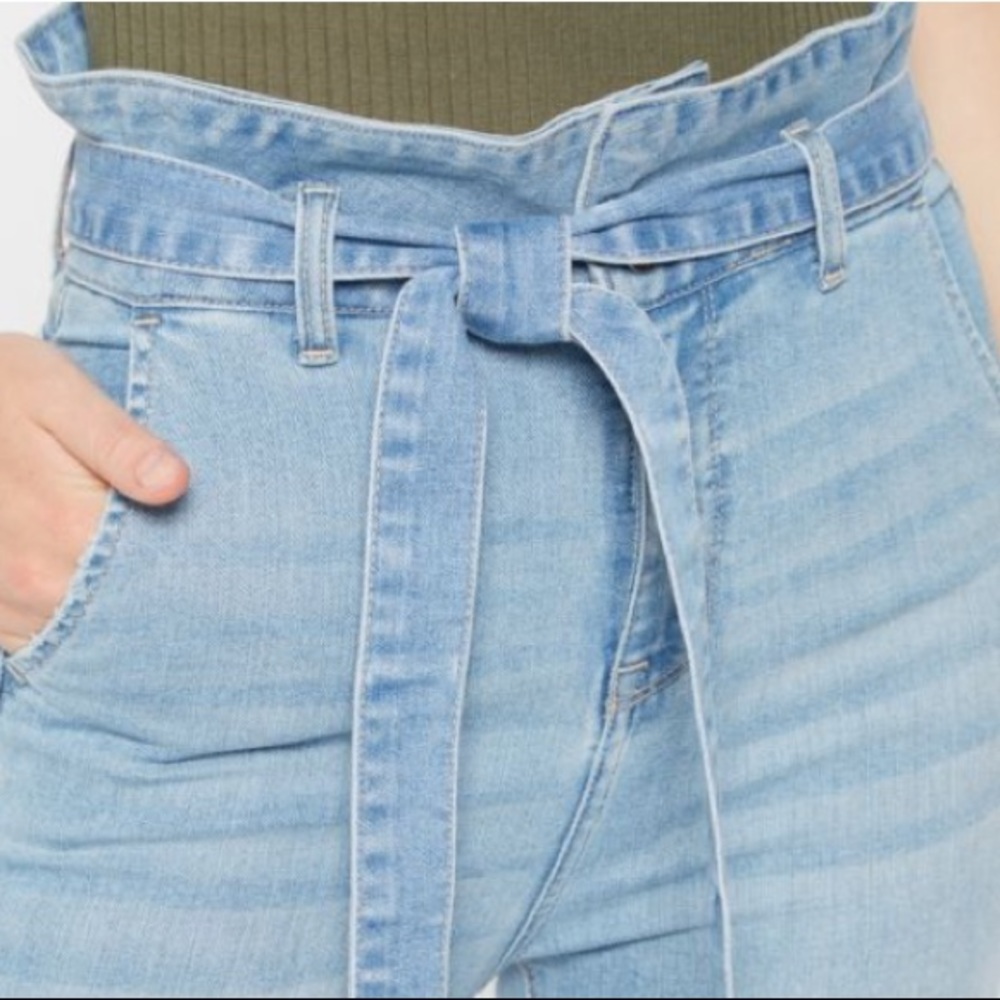 NWT Flutter Waist Jeans